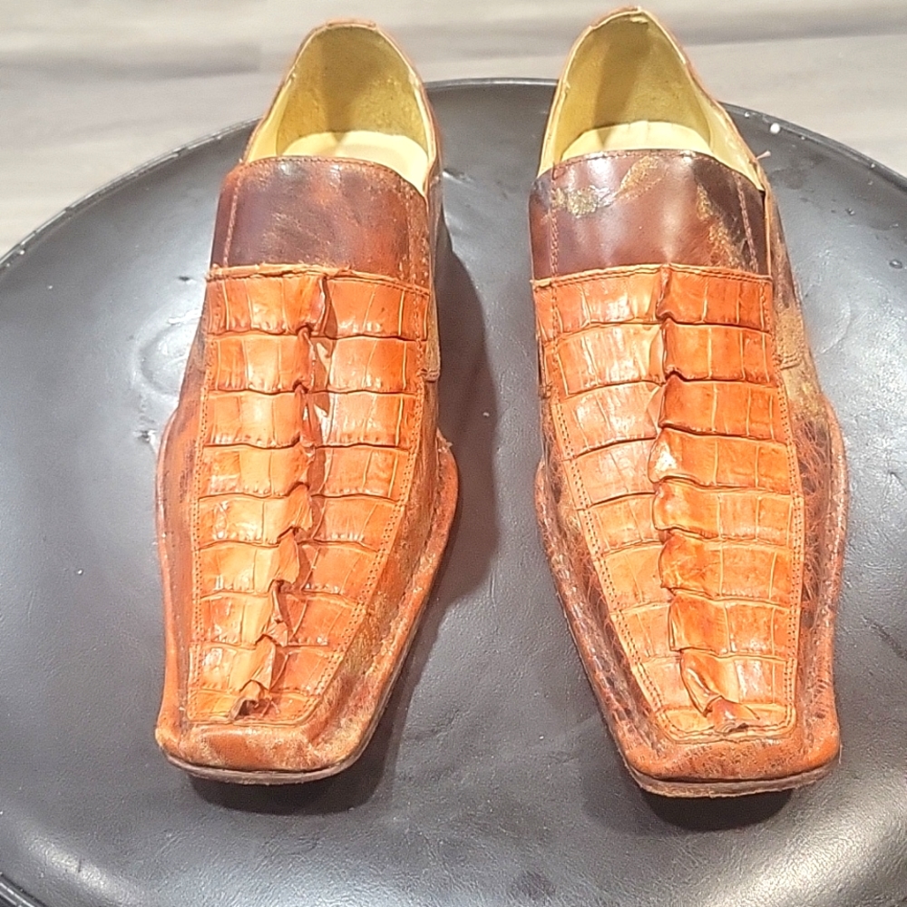 Crocodile shoes